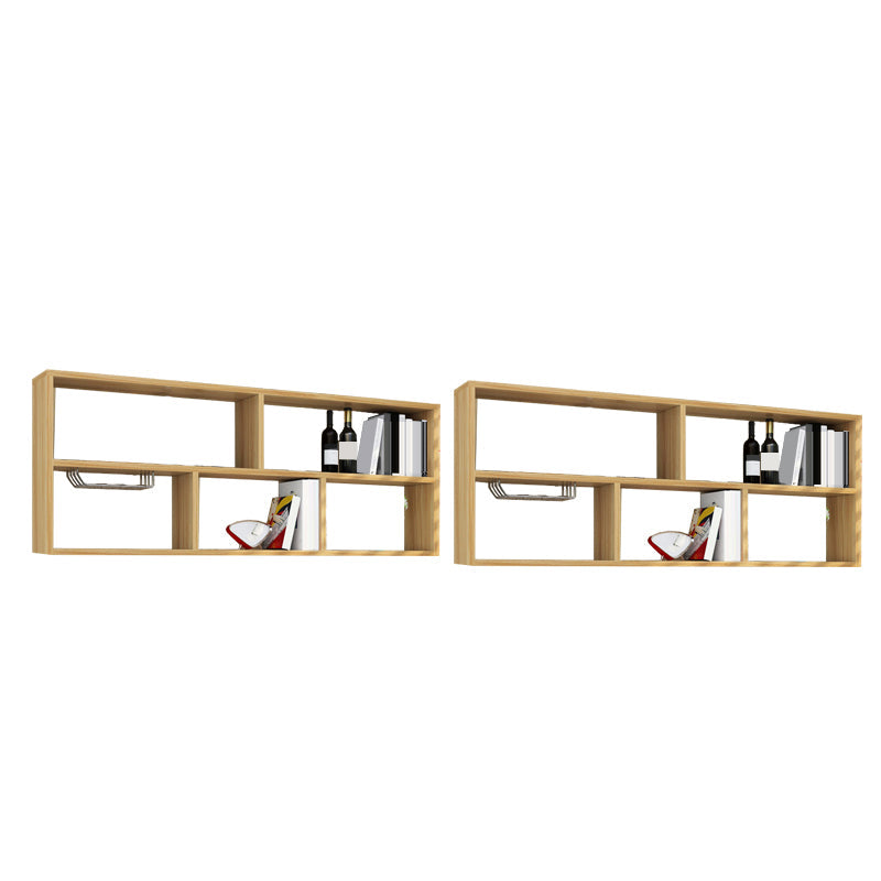 Porta bottiglia in legno fabbricato muro di stile moderno montato con scaffale