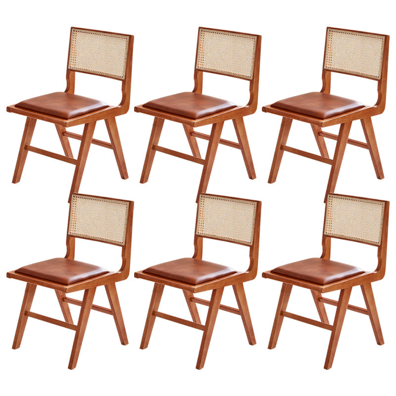 Silla de comedor del lado de madera maciza de interior contemporáneo