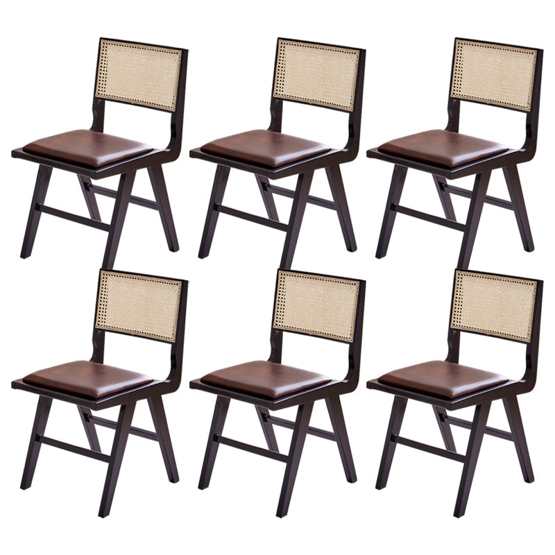 Silla de comedor del lado de madera maciza de interior contemporáneo