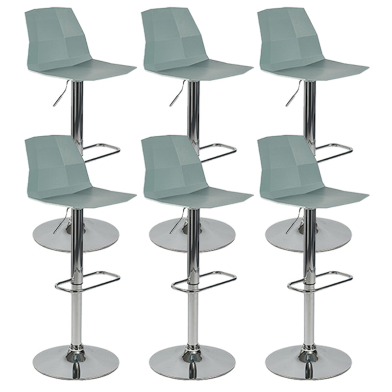 Taburete de bar ajustable de plástico estilo moderno con patas de metal