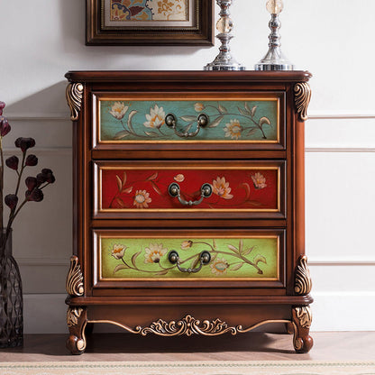 Tradizionale cassetta della camera da letto del torace in legno con 3 cassetti