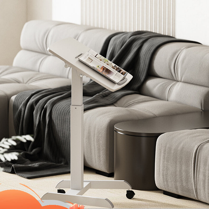 Convertisseur de bureau debout de bureau de forme rectangulaire en blanc