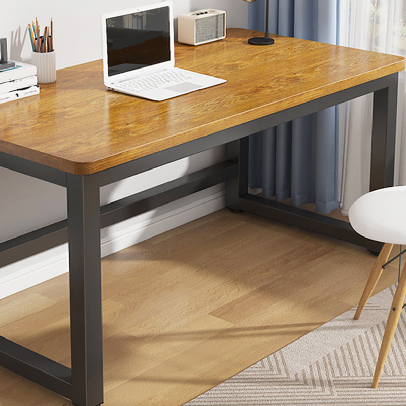 Table d'ordinateur portable de bureau de forme rectangulaire en bois brun avec 2 lames