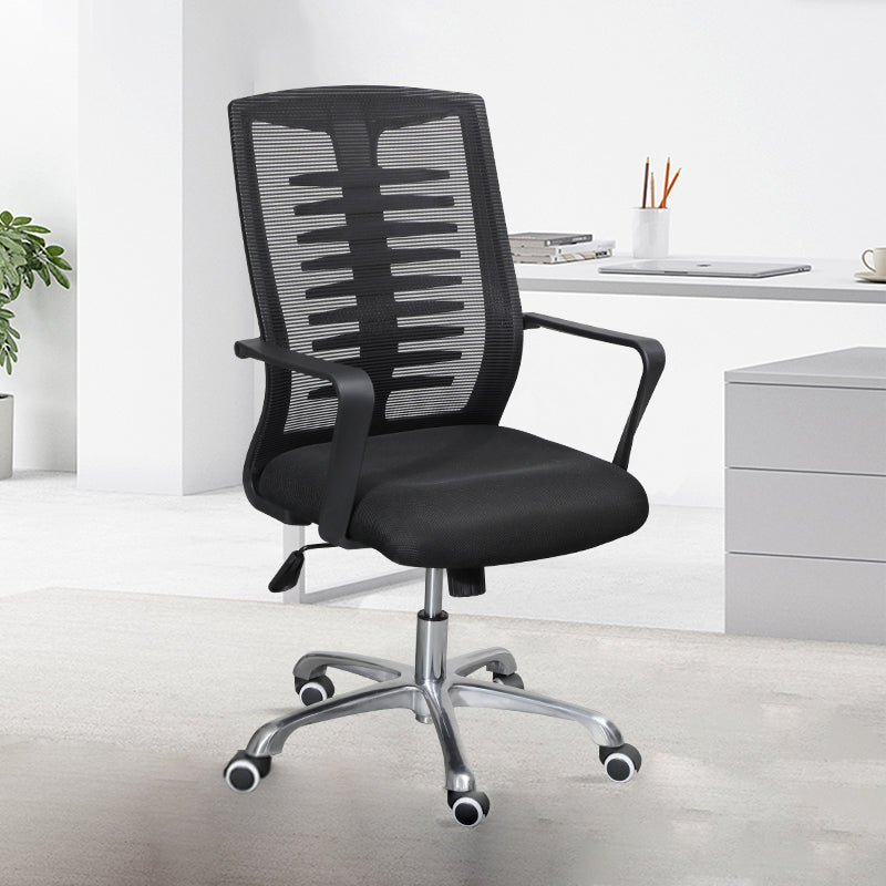 モダンなスライドスイベルチェアは、車輪付きの調整可能なシートの高さです