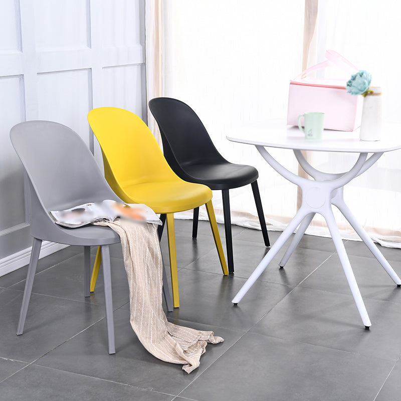 Sedia laterale semplice moderna sedia da pranzo in plastica per sala da pranzo