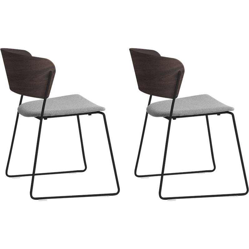 Apri posti da pranzo imbottito contemporaneo e sedie di accento per la casa