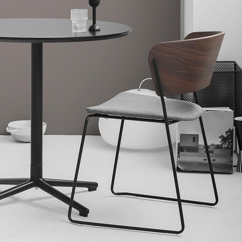 Apri posti da pranzo imbottito contemporaneo e sedie di accento per la casa