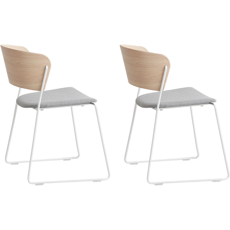 Apri posti da pranzo imbottito contemporaneo e sedie di accento per la casa