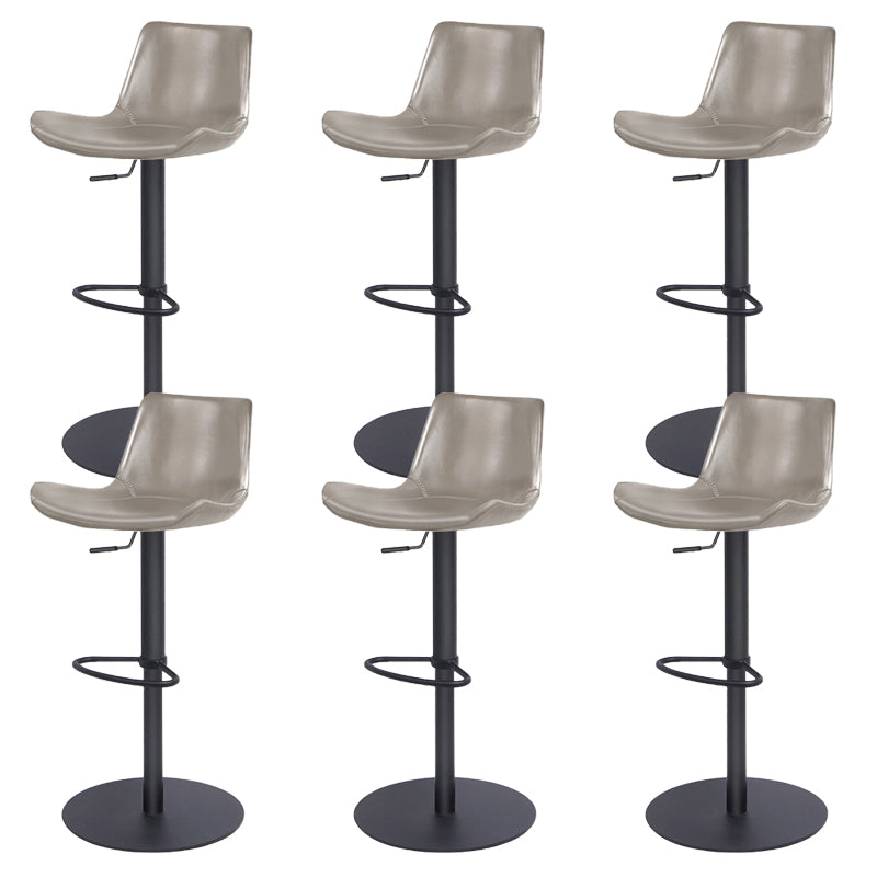 Taburete de bar de cuero giratorio de altura ajustable contemporáneo con reposapiés