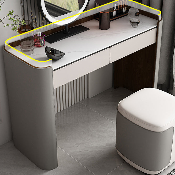 Contemporáneo con cajón de cuero de cuero gris iluminado espejo de cajón tocador