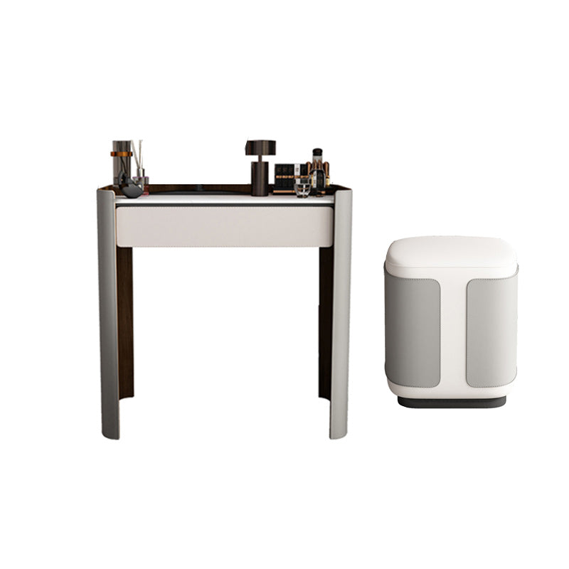 Contemporáneo con cajón de cuero de cuero gris iluminado espejo de cajón tocador