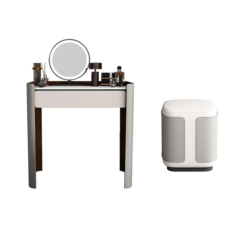 Contemporáneo con cajón de cuero de cuero gris iluminado espejo de cajón tocador
