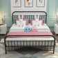 Letto standard con telaio metallico in stile moderno con testiera a frame aperto