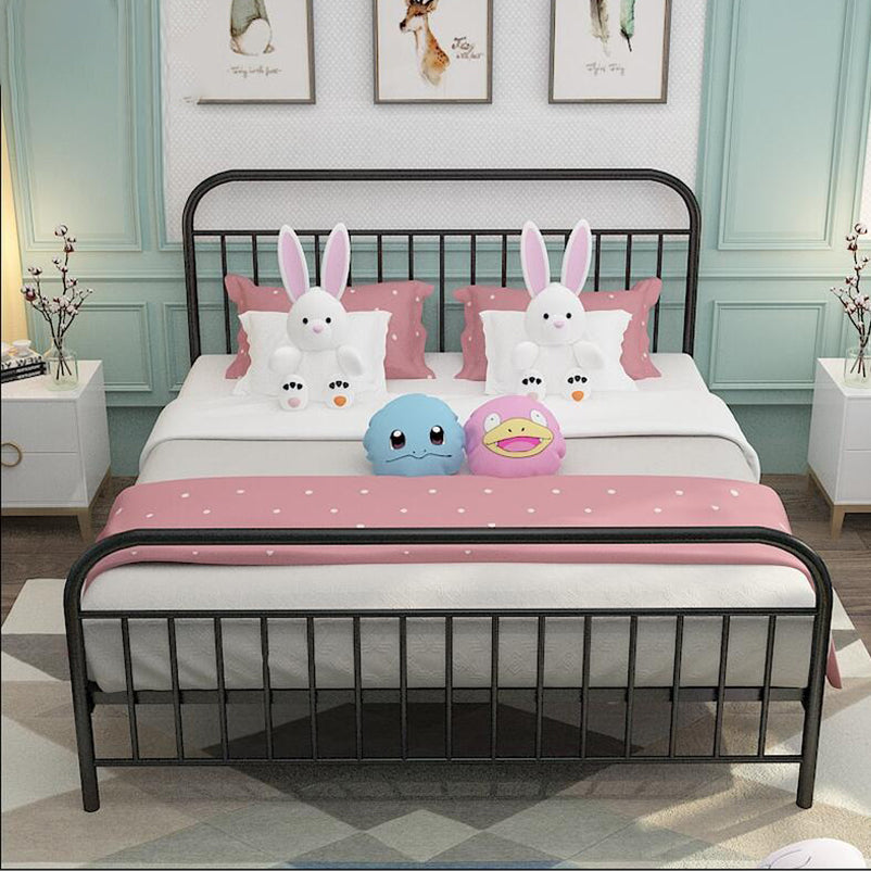 Letto standard con telaio metallico in stile moderno con testiera a frame aperto