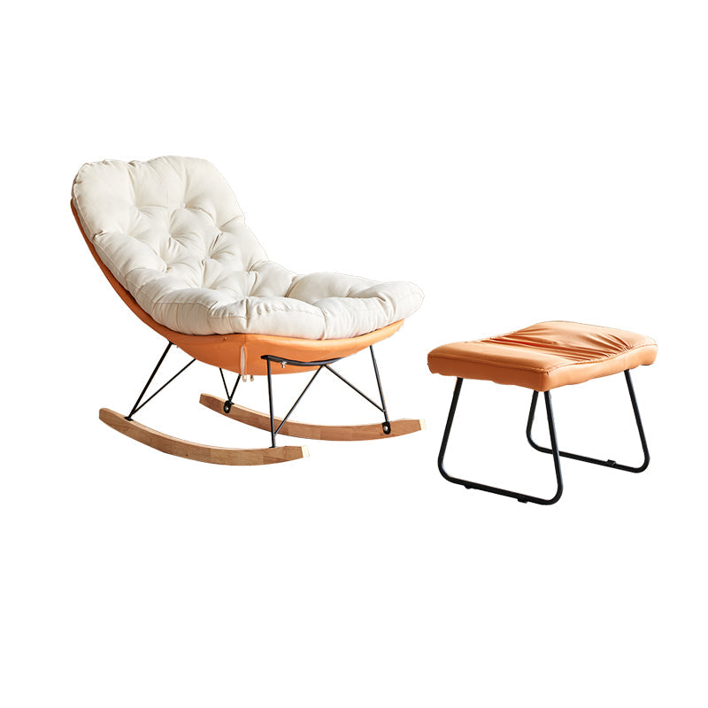 Sedia scandinava Parsons con beige trapuntato e base a slitta