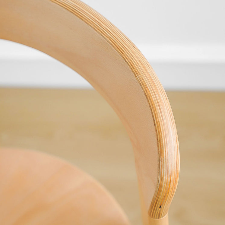 Sedia da pranzo in legno aperto in stile contemporaneo per soggiorno