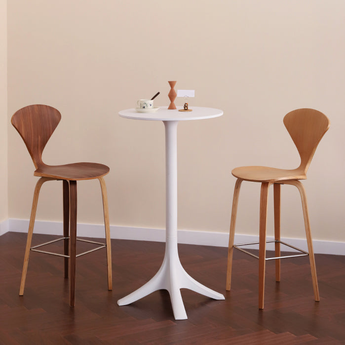 フットレスト付きの現代的な輪郭のある腰部のバースツール