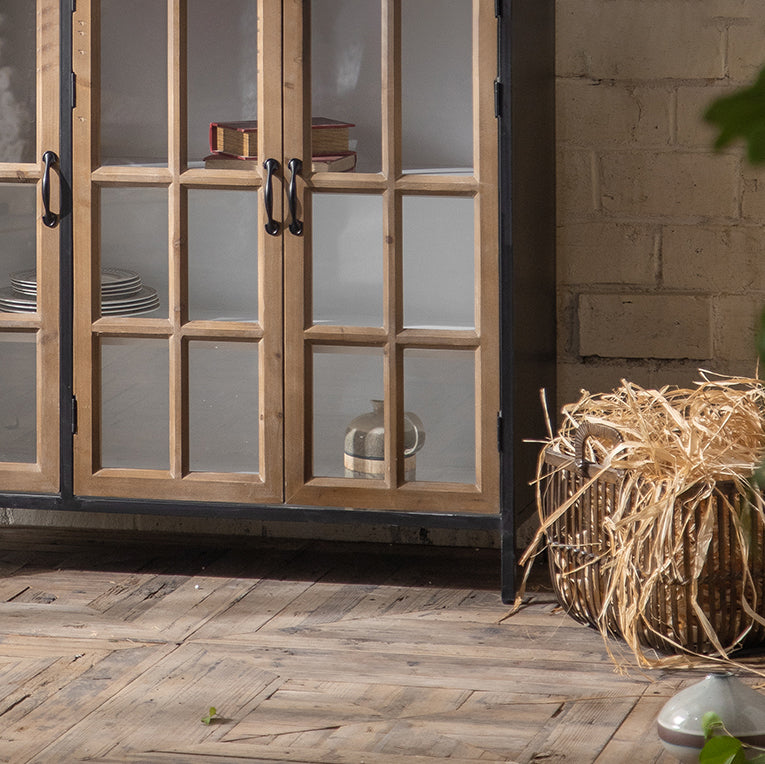 Traditional Solid Wood Display Stand Glass Doors Storage Cabinet for Living Room Clearhalo 'Display & China Cabinets' 'display_china_cabinets' 'furn' 'furn_display_china_cabinets' 'Furniture' 'Kitchen & Dining Furniture' 7827228