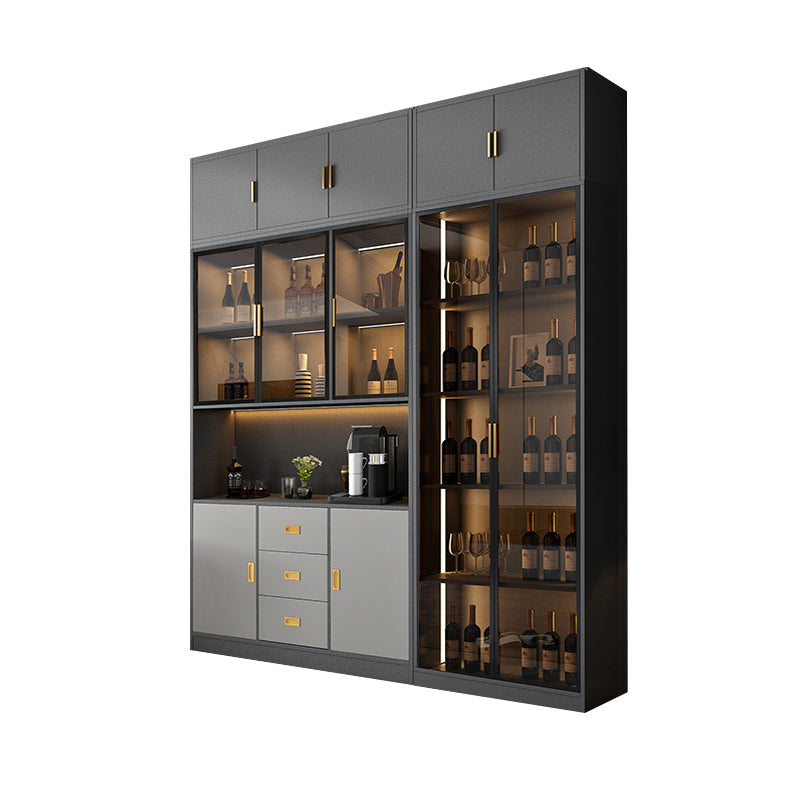 保管棚付きの現代的な自立型の木製ワインボトルホルダー