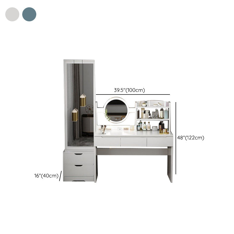 Moderne en bois avec une chambre de maquillage miroir éclairé de chambre à coucher