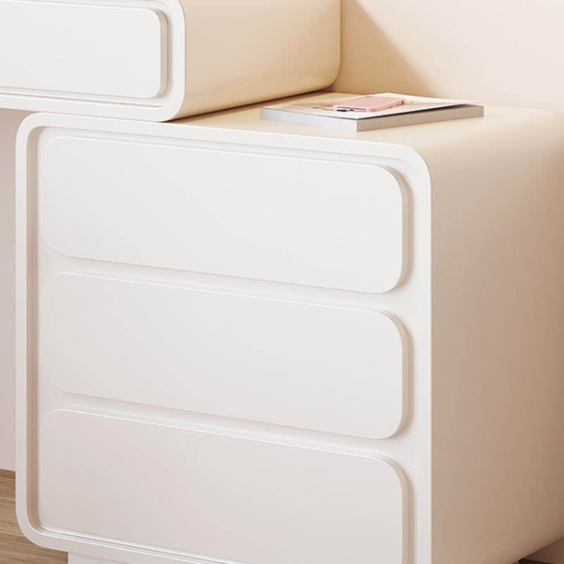 Moderne avec un tiroir en bois à chambre éclairée de maquillage miroir