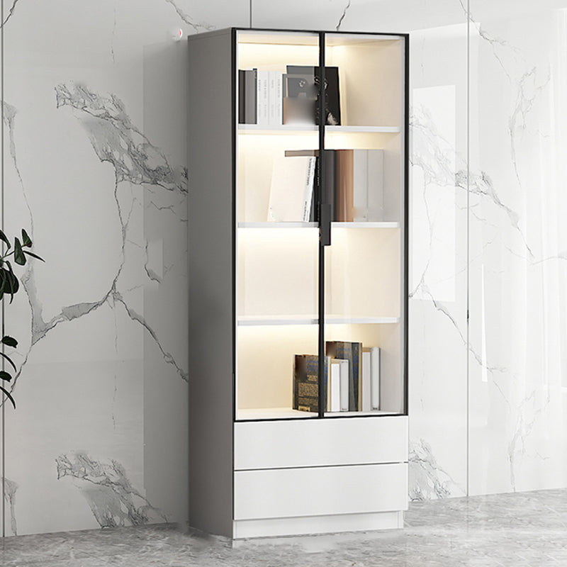 モダンなエンジニアリングされた木製の本棚は、棚付きの本棚を閉鎖しました