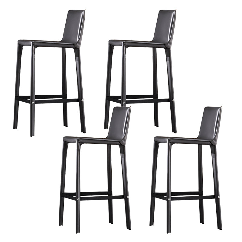 Tabouret de comptoir de dossier industriel de 39 "à hauteur avec coussin en cuir