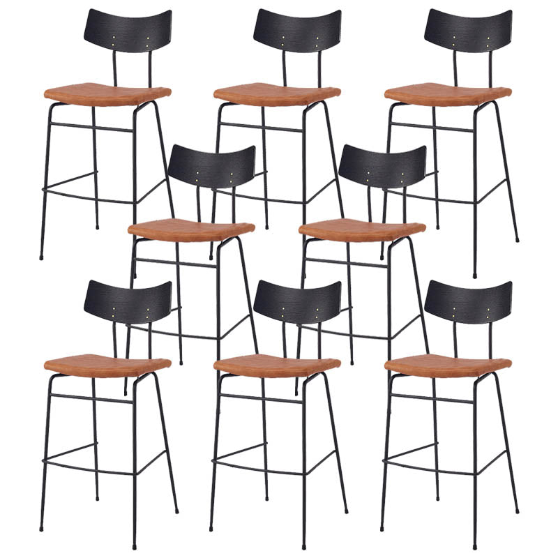 Sgabello da bar in basso contenuto industriale imbottito con base metallica