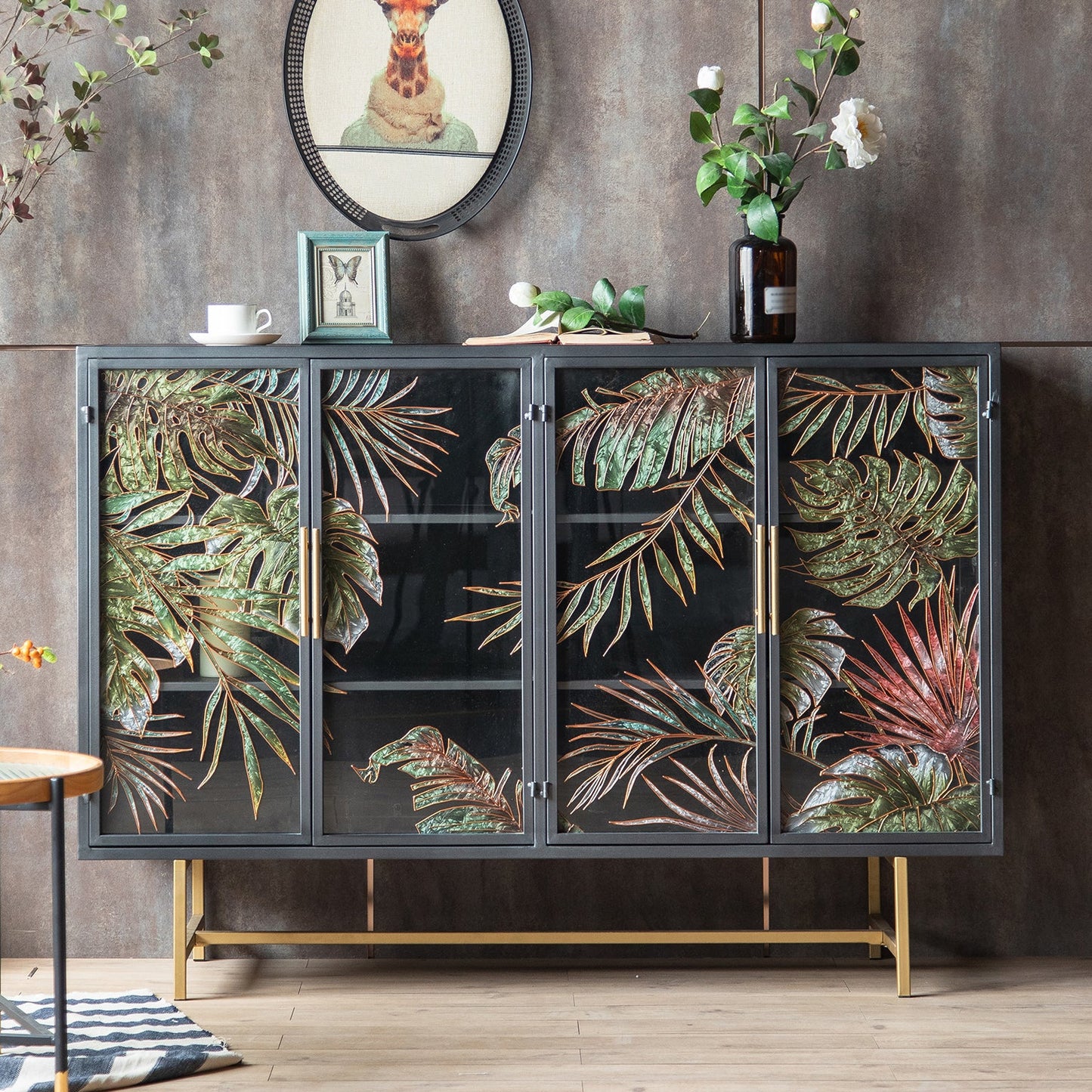 Tradizionale mobile in legno in porcellana in vetro con porte con porte