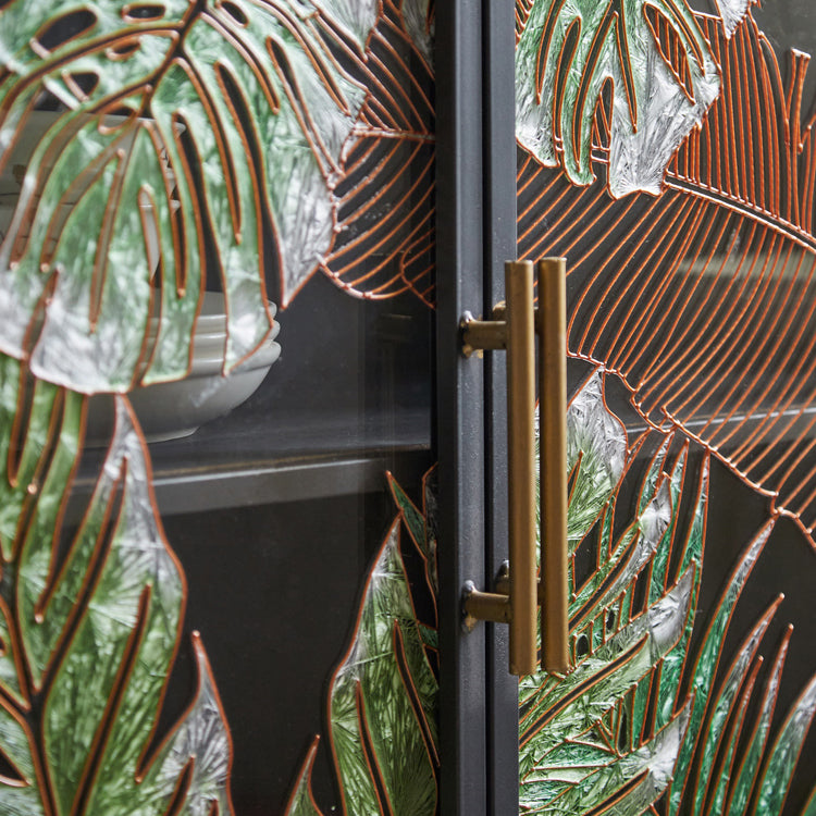 Tradizionale mobile in legno in porcellana in vetro con porte con porte