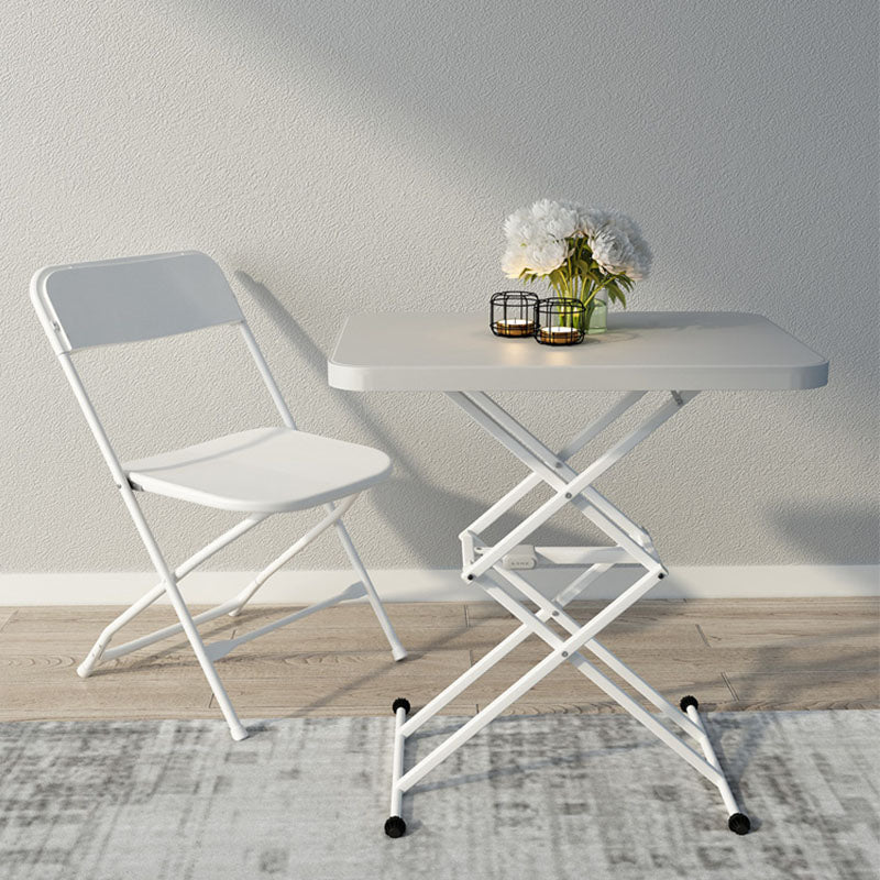 Bureau de bureau pliant de forme rectangulaire avec des jambes en métal en blanc