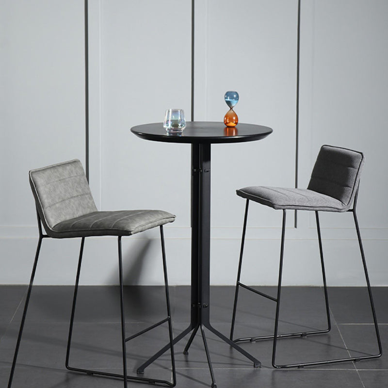 Sgabelli da bar sul retro imbottito senza braccio contemporaneo con base metallica