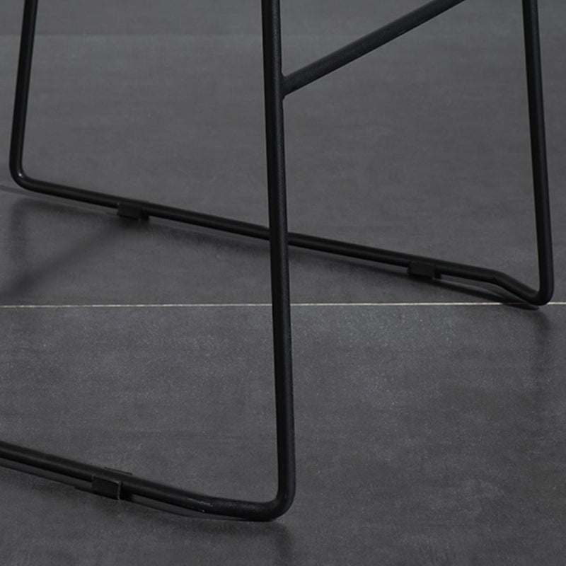 Sgabelli da bar sul retro imbottito senza braccio contemporaneo con base metallica