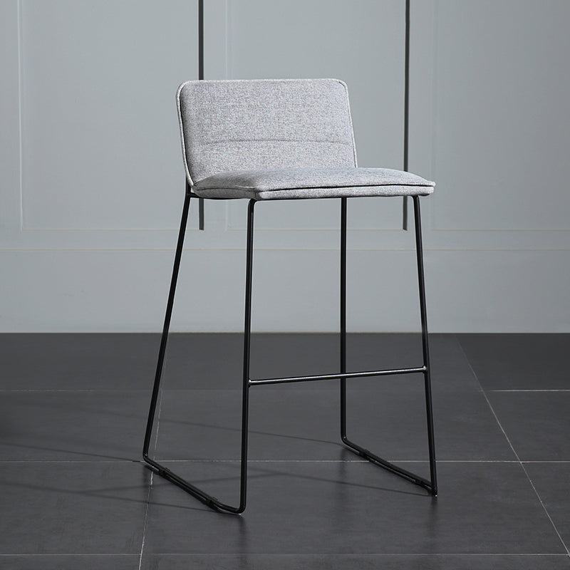 Sgabelli da bar sul retro imbottito senza braccio contemporaneo con base metallica