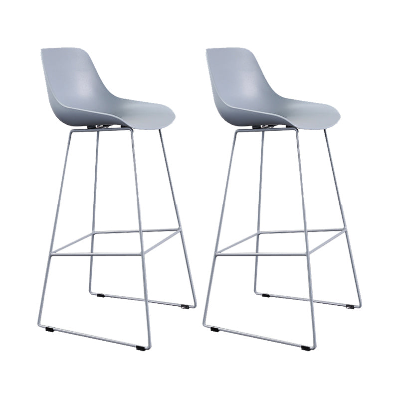 Taburete de barra sin brazo de plástico de plástico contemporáneo con base de metal