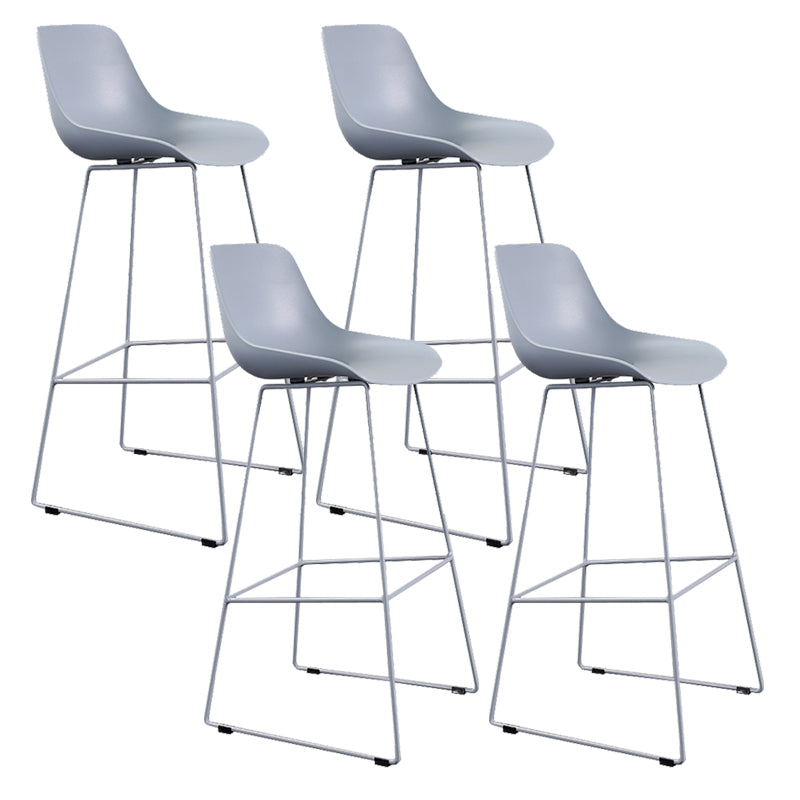 Hedendaagse plastic lage rugarmloze barkruk met metalen basis