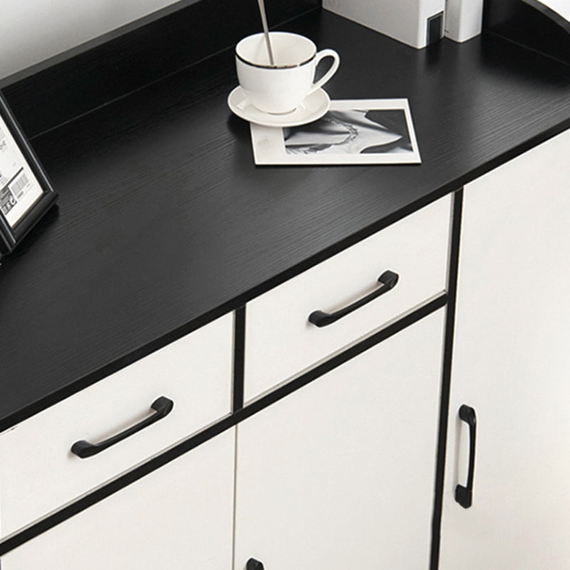 Buffet de comedor de madera de estilo contemporáneo con cajones y gabinetes