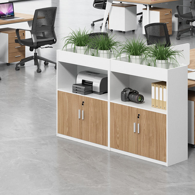 Moderno moderno mobile in legno ingegnerizzato con archiviazione di blocco per home office