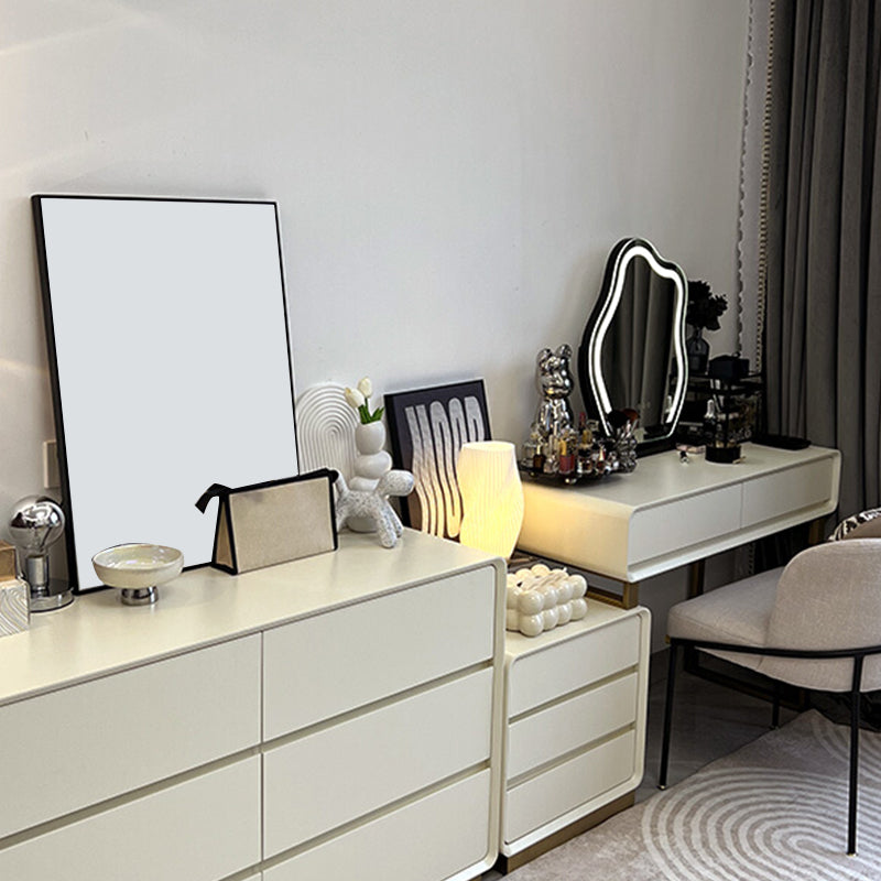 Madera de dormitorio contemporáneo gris con tocador de maquillaje espejo iluminado de cajón