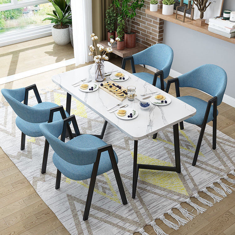 Hedendaagse rechthoekige houten eettafel met zwarte dubbele voetstuk