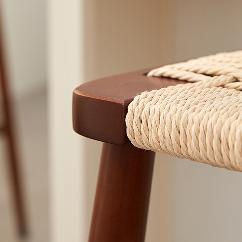 Sgabello da bar senza schienale in legno massiccio di ciliegia contemporanea con poggiapiedi