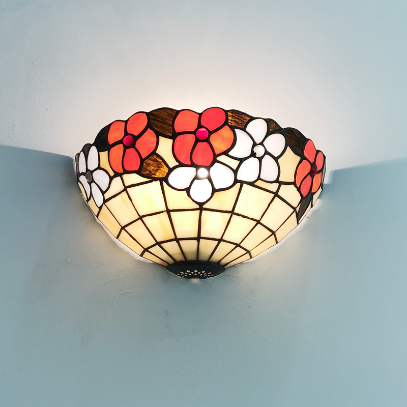 Flower Pattern Wall Light Tiffany Vintage Shell Wall Sconce in Beige/Pink-White for Corridor Office Beige Clearhalo 'Industrial' 'Middle century wall lights' 'Tiffany wall lights' 'Tiffany' 'Wall Lamps & Sconces' 'Wall Lights' Lighting' eret