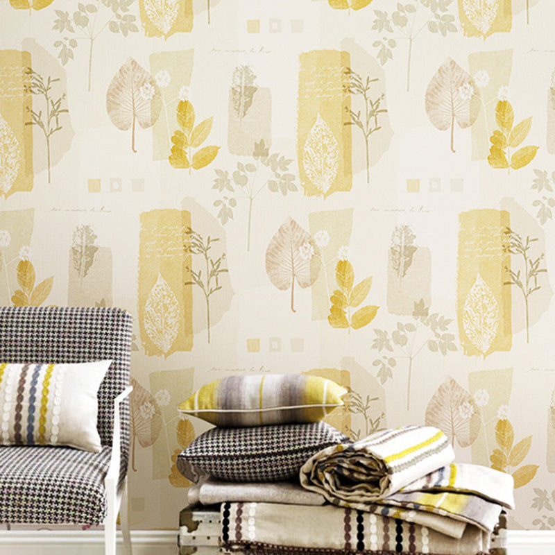Decorative Leaves Wallpaper Non-Woven Fabric Minimalist Wall Covering for Bedroom Light Yellow Clearhalo 'Modern wall decor' 'Modern' 'Wallpaper' Wall Decor' 1114662