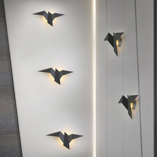 Metallic Bird-Like Sconce Lighting Modernist White/Black/Gold Finish LED Wall Lamp Fixture in White/Warm/Natural Light Clearhalo 'Cast Iron' 'Glass' 'Industrial' 'Modern wall lights' 'Modern' 'Tiffany' 'Traditional wall lights' 'Wall Lamps & Sconces' 'Wall Lights' Lighting' 1193662