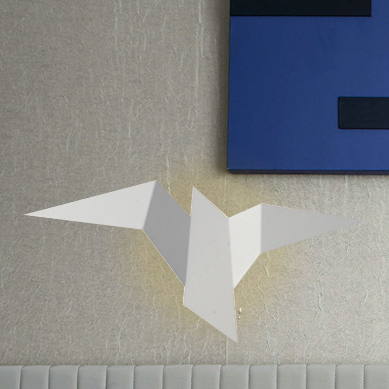 Metallic Bird-Like Sconce Lighting Modernist White/Black/Gold Finish LED Wall Lamp Fixture in White/Warm/Natural Light White Clearhalo 'Cast Iron' 'Glass' 'Industrial' 'Modern wall lights' 'Modern' 'Tiffany' 'Traditional wall lights' 'Wall Lamps & Sconces' 'Wall Lights' Lighting' 1193665