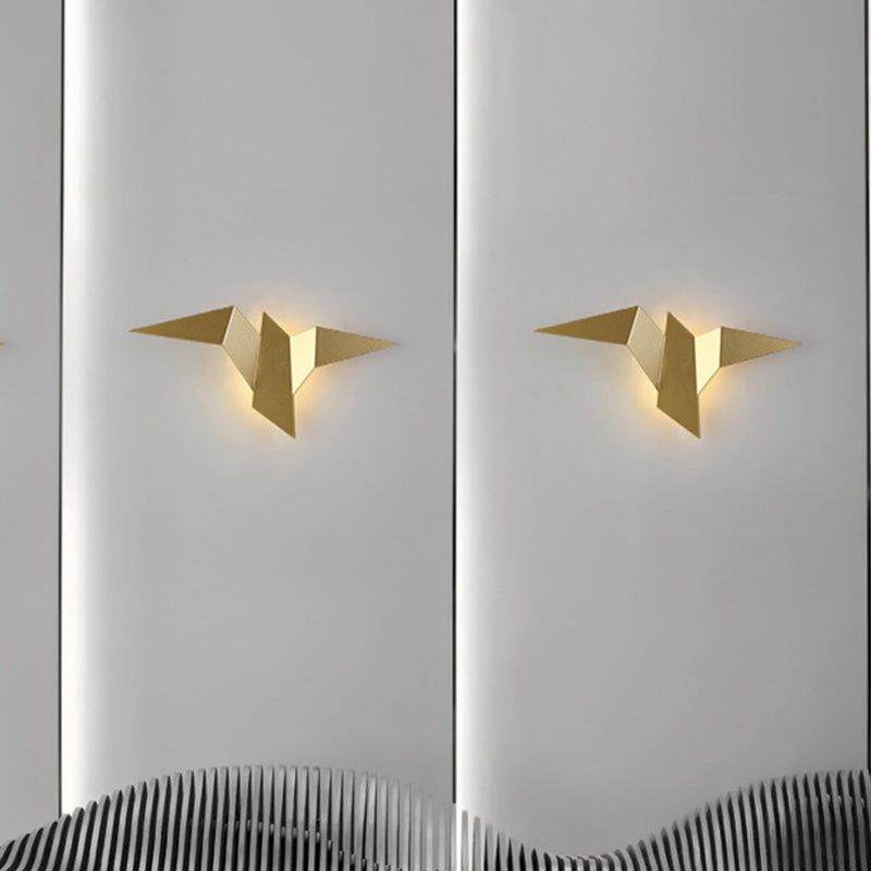 Metallic Bird-Like Sconce Lighting Modernist White/Black/Gold Finish LED Wall Lamp Fixture in White/Warm/Natural Light Gold Clearhalo 'Cast Iron' 'Glass' 'Industrial' 'Modern wall lights' 'Modern' 'Tiffany' 'Traditional wall lights' 'Wall Lamps & Sconces' 'Wall Lights' Lighting' 1193669