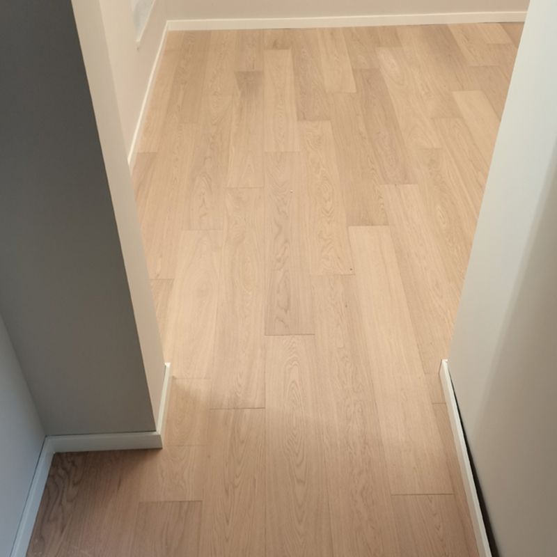 Traditional Oak Wooden Wall Plank Smooth Click Lock Hardwood Deck Tiles Clearhalo 'Flooring 'Hardwood Flooring' 'hardwood_flooring' 'Home Improvement' 'home_improvement' 'home_improvement_hardwood_flooring' Walls and Ceiling' 1200x1200_003c5336-1514-4681-a910-f0d00fadeb05