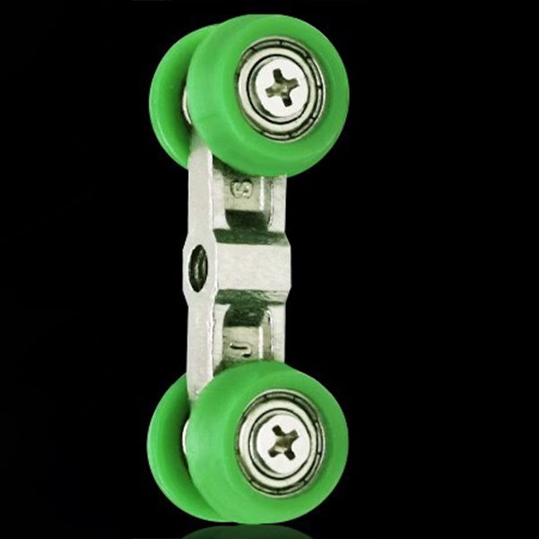 One-line Single-moving Shower Screen, Semi-frameless and Extremely Narrow Side Shower Door Clearhalo 'Bathroom Remodel & Bathroom Fixtures' 'Home Improvement' 'home_improvement' 'home_improvement_shower_tub_doors' 'Shower and Tub Doors' 'shower_tub_doors' 'Showers & Bathtubs' 1200x1200_034738e7-5086-44cc-bdd6-b470093e7c68