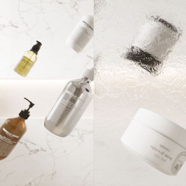 Minimalist Fixed Semi-partition Water Ripple Glass Shower Screen Clearhalo 'Bathroom Remodel & Bathroom Fixtures' 'Home Improvement' 'home_improvement' 'home_improvement_shower_tub_doors' 'Shower and Tub Doors' 'shower_tub_doors' 'Showers & Bathtubs' 1200x1200_03549789-d7e8-4d12-834e-db34de9f396d