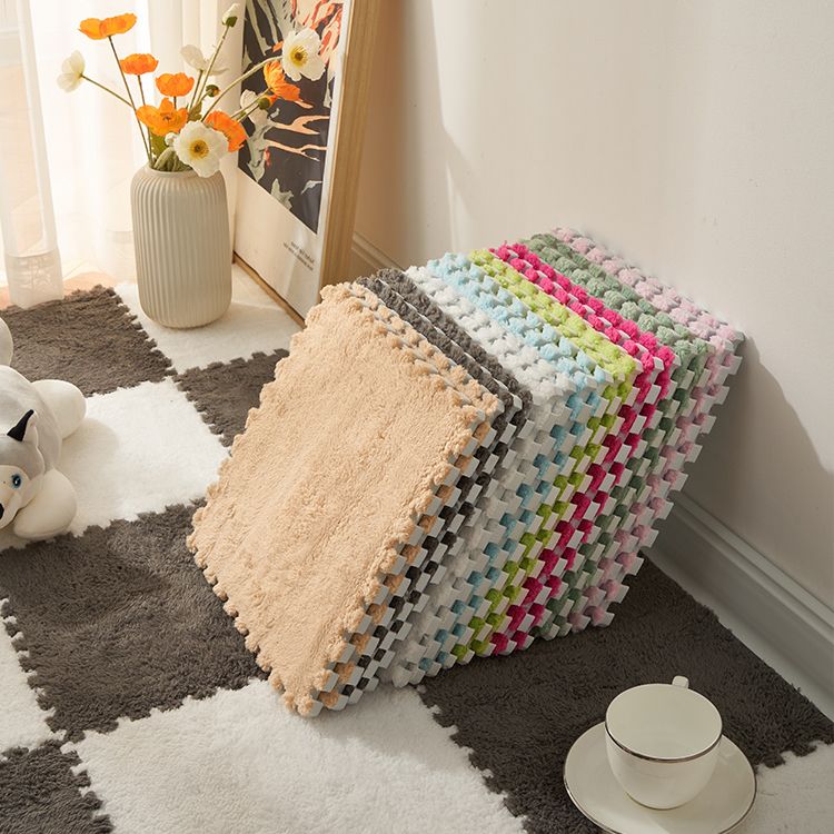 Modern Level Loop Carpet Tile Interlocking Non-Skid Tiles and Carpet Clearhalo 'Carpet Tiles & Carpet Squares' 'carpet_tiles_carpet_squares' 'Flooring 'Home Improvement' 'home_improvement' 'home_improvement_carpet_tiles_carpet_squares' Walls and Ceiling' 1200x1200_03687def-f95e-4957-b2e3-d100274696de